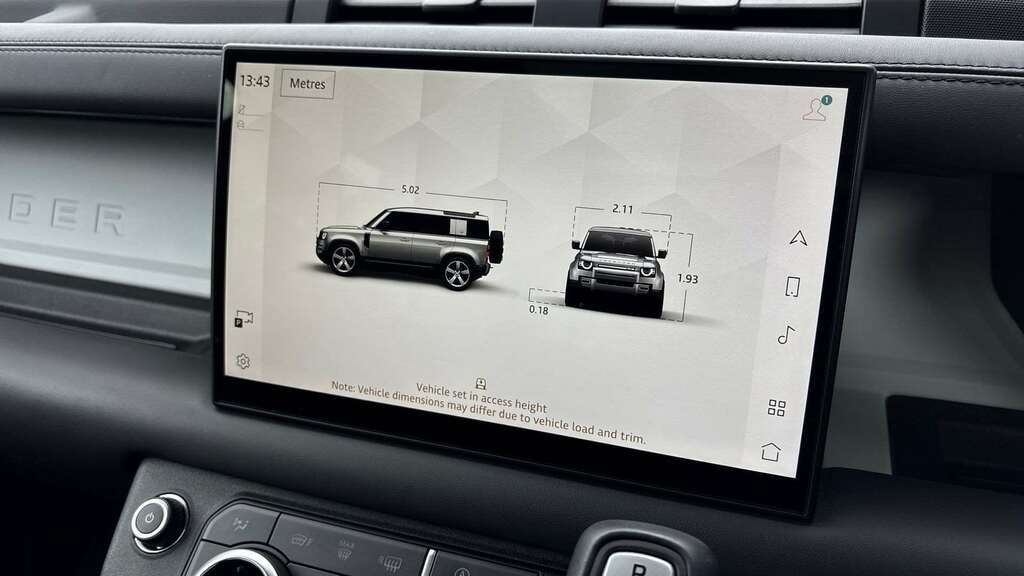 Land Rover Defender 110 X-dynamic Hse Black #36