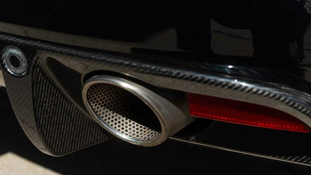 Aston Martin DBS Dbs V12 22 Silver #21