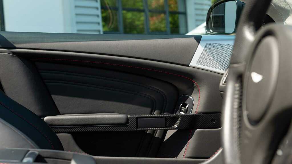Aston Martin DBS Dbs V12 22 Silver #29