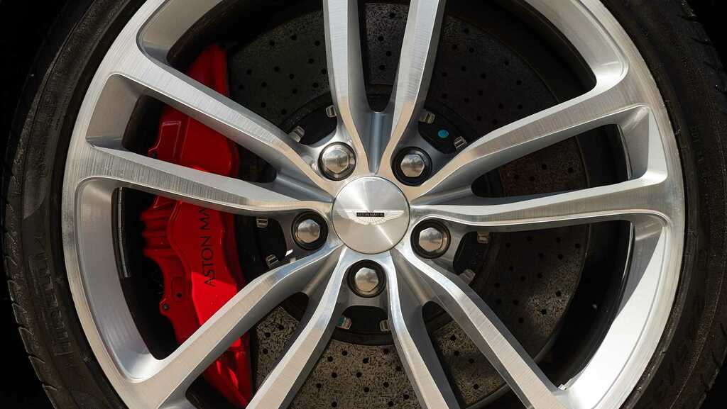 Aston Martin DBS Dbs V12 22 Silver #15
