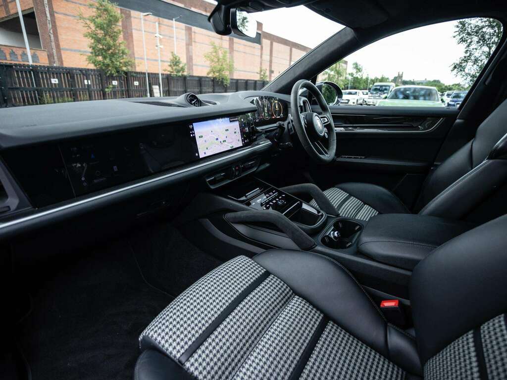 Porsche Cayenne S E-hybrid Coup 2024 MF24EZT Black #5