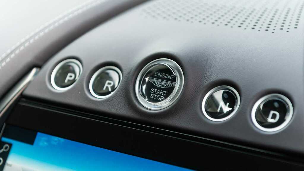 Aston Martin DBX V8 Dbx707 Touchtronic Blue #31
