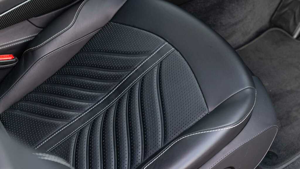 Aston Martin DBX V8 Dbx707 Touchtronic Blue #28