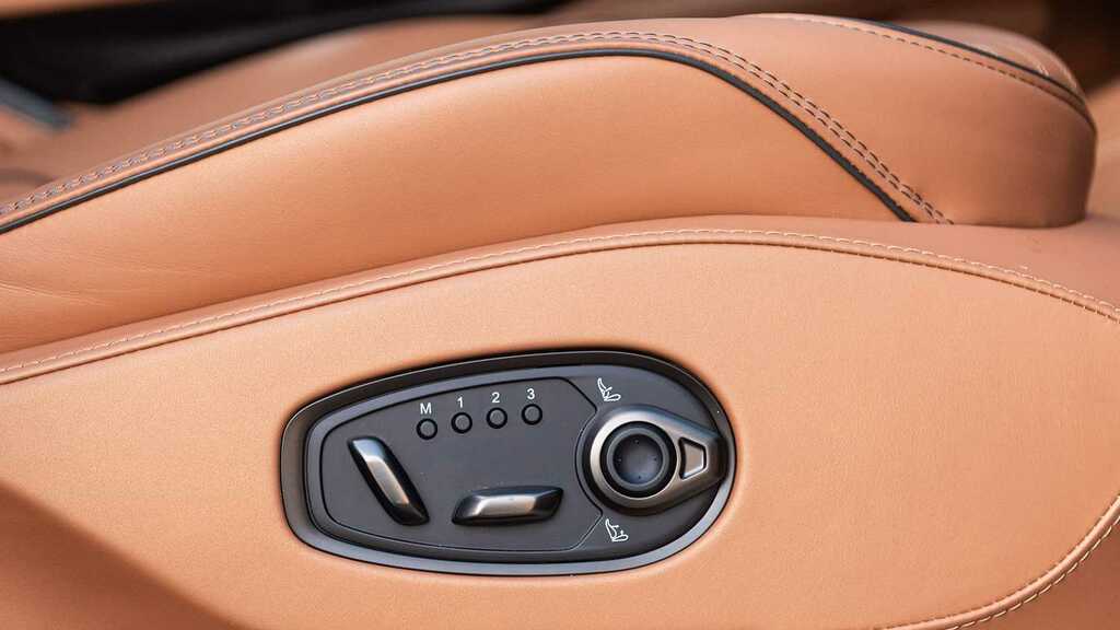 Aston Martin DBX V8 Dbx707 Touchtronic FJ75XOO Black #29