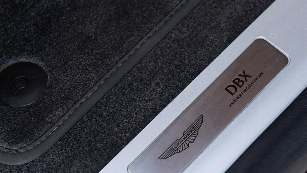Aston Martin DBX V8 Dbx707 Touchtronic FJ75XOO Black #44
