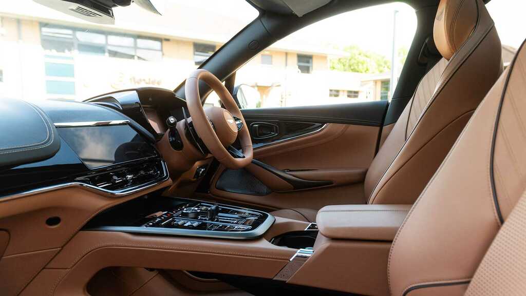 Aston Martin DBX V8 Dbx707 Touchtronic FJ75XOO Black #43