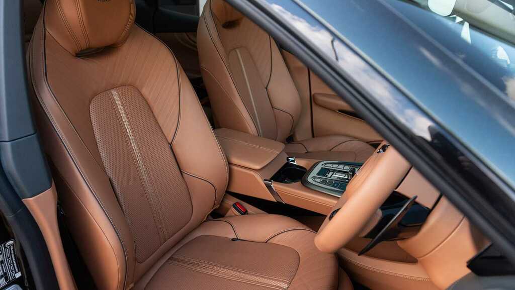 Aston Martin DBX V8 Dbx707 Touchtronic FJ75XOO Black #28