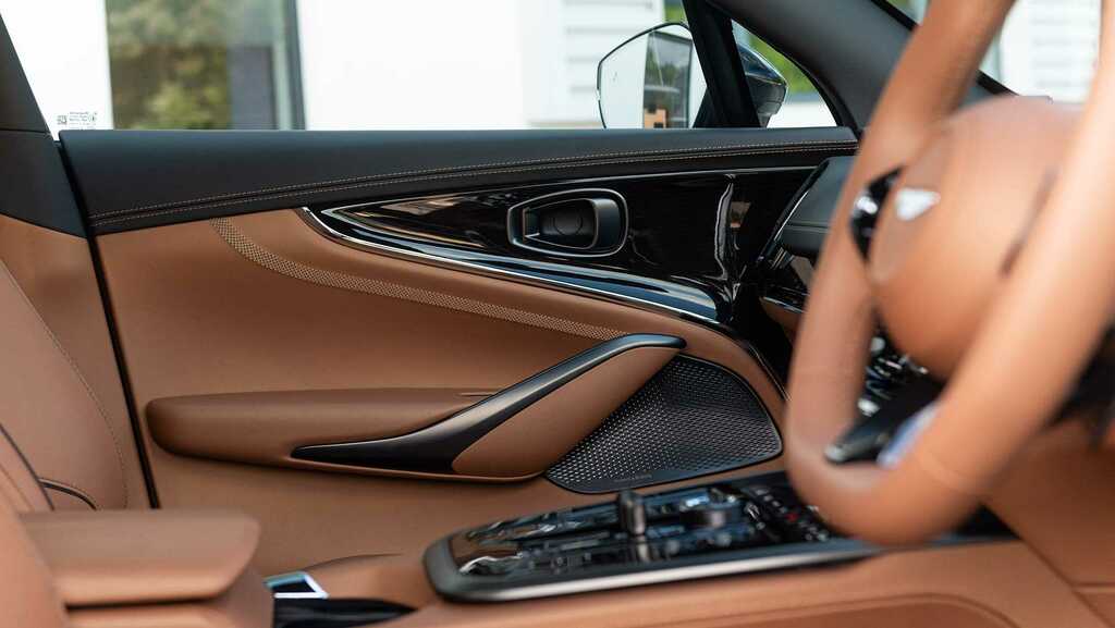 Aston Martin DBX V8 Dbx707 Touchtronic FJ75XOO Black #30