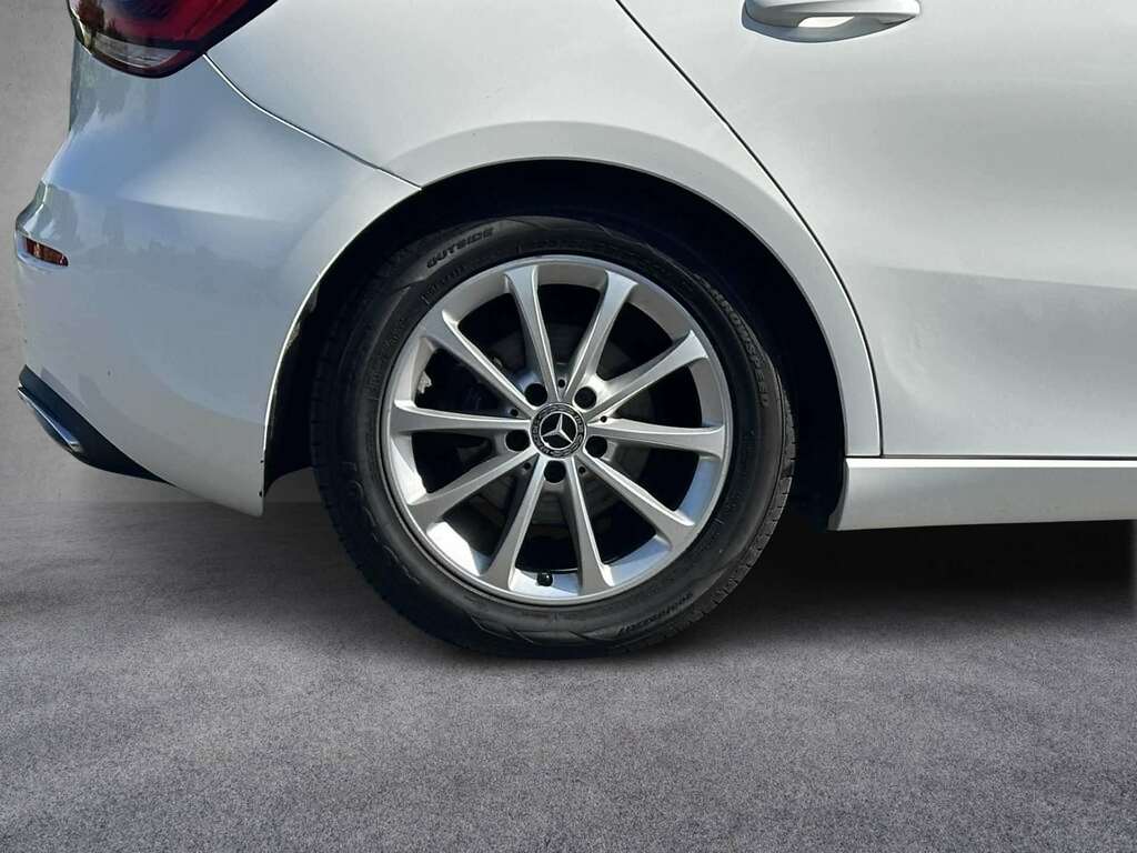 Mercedes-Benz A Class A200 Sport 2018 MV68RUJ White #4