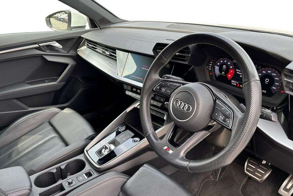 Audi A3 35 Tfsi S Line S Tronic 2023 MK73FHH White #6