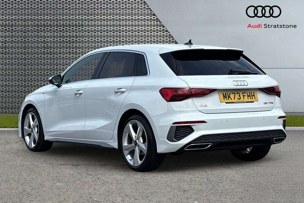 Audi A3 35 Tfsi S Line S Tronic 2023 MK73FHH White #3