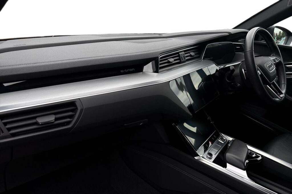 Audi E-tron 300Kw 55 Quattro 95Kwh S Line 2021 Black #2