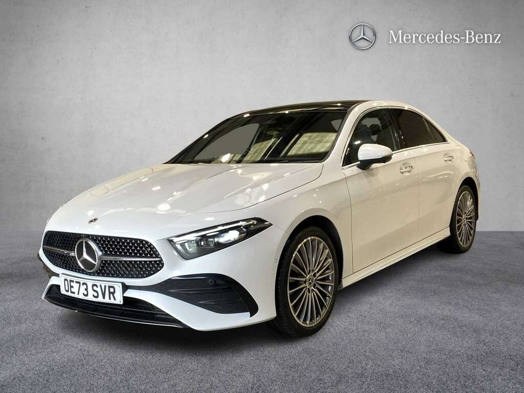 Mercedes-Benz A Class A250e Amg Line Premium Plus 2023 OE73SVR White #4