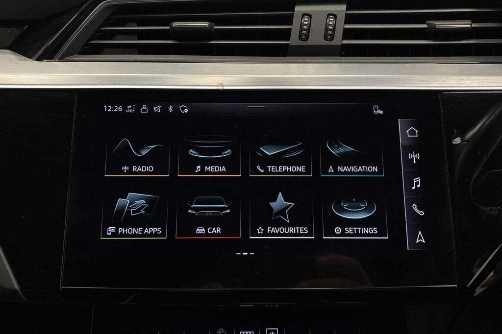 Audi E-tron 300Kw 55 Quattro 95Kwh S Line White #8