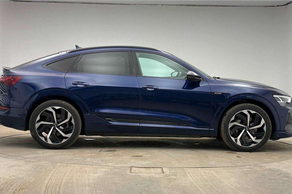 Audi E-tron 300Kw 55 Quattro 95Kwh Black Edition 2022 Blue #4