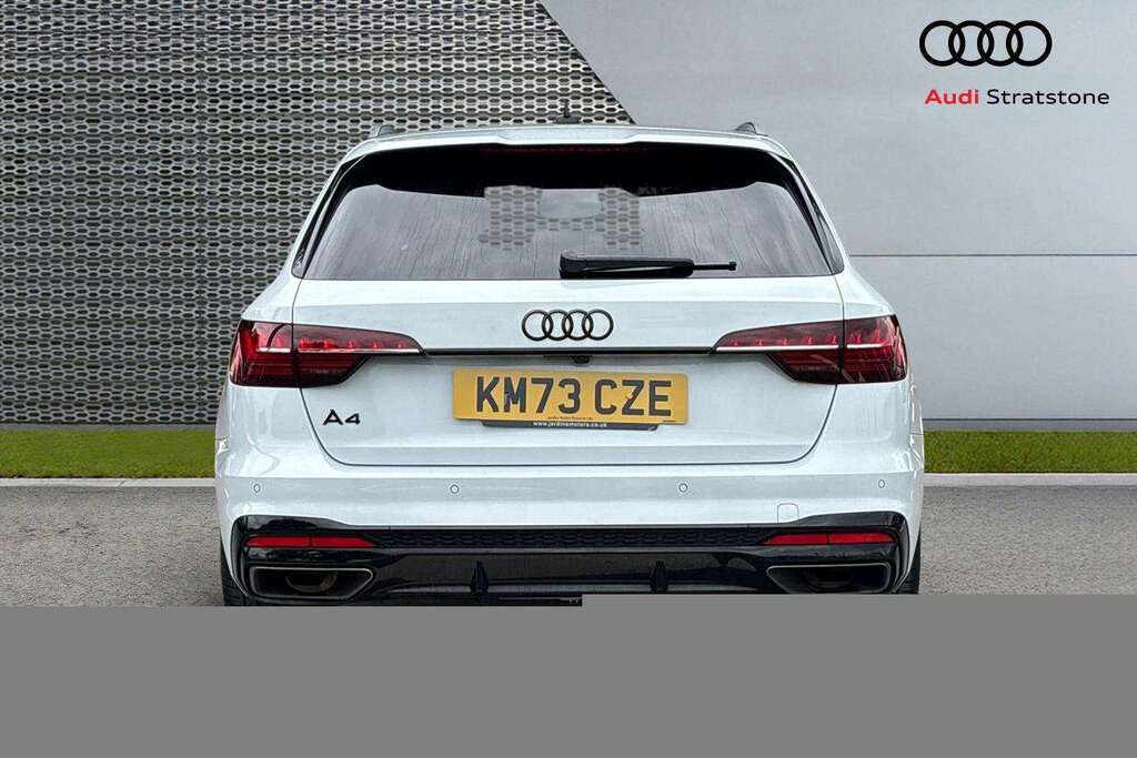 Audi A4 35 Tfsi Black Edition S Tronic 2023 White #5