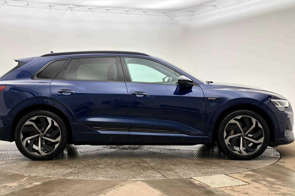 Audi E-tron 300Kw 55 Quattro 95Kwh Black Edition 2022 Blue #4