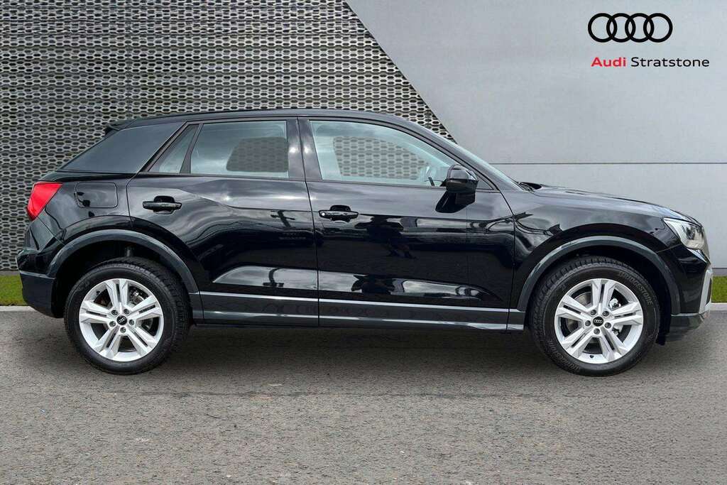 Audi Q2 35 Tfsi Sport S Tronic 2026 DE26XWT Black #4