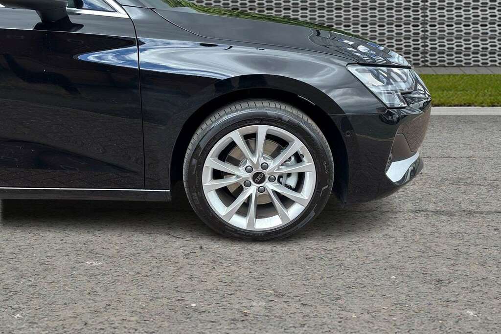 Audi A3 1.5 Tfsi E 204 Sport S Tronic 2026 BT26WBW Black #5