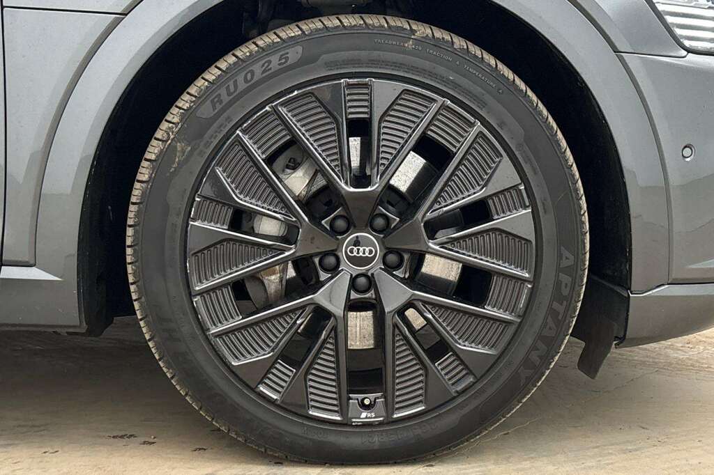 Audi Q8 e tron 250Kw 50 Quattro 95Kwh Black Edition 2023 Grey #4