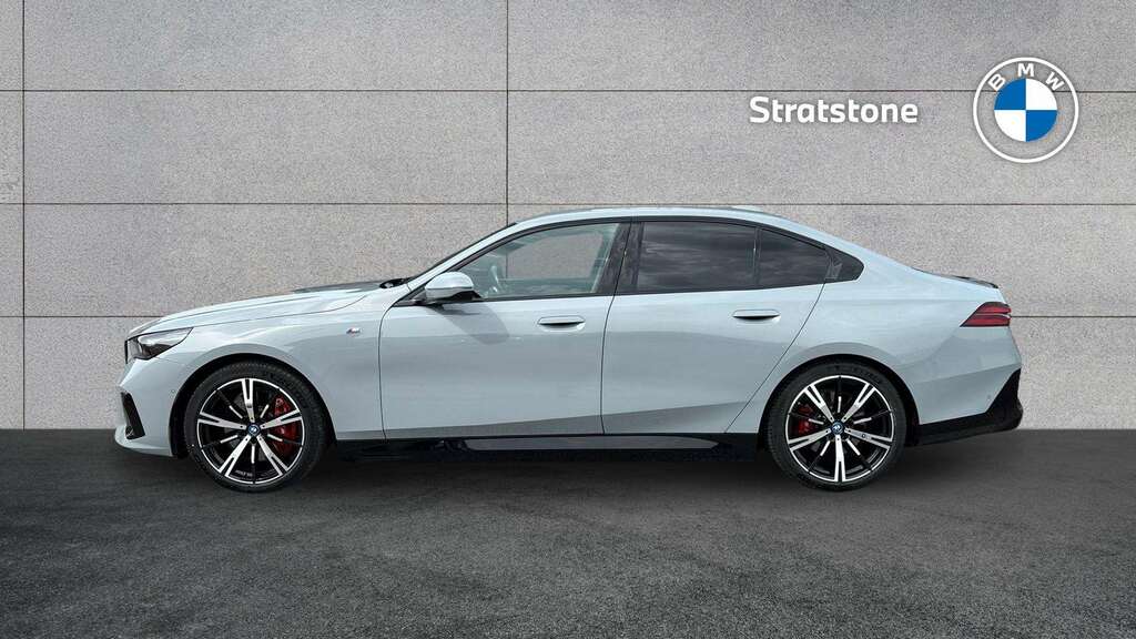 BMW i5 250Kw Edrive40 M Sport Pro 84Kwh 2024 Grey #4