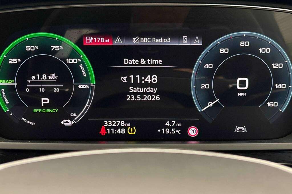 Audi Q8 e tron 300Kw 55 Quattro 114Kwh S Line Tech 202 Black #5