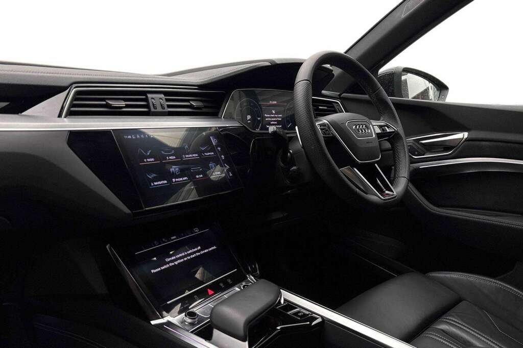 Audi Q8 e tron 300Kw 55 Quattro 114Kwh S Line Tech 202 Black #2