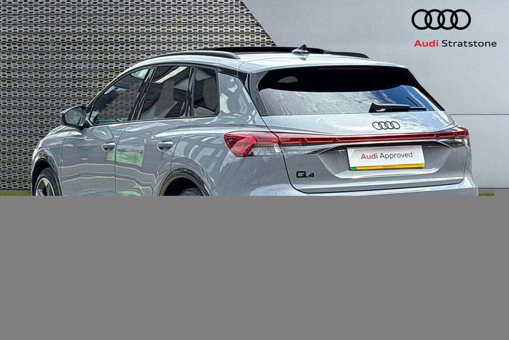Audi Q4 E Tron 210Kw 45 82Kwh Black Edition 2026 Grey #3