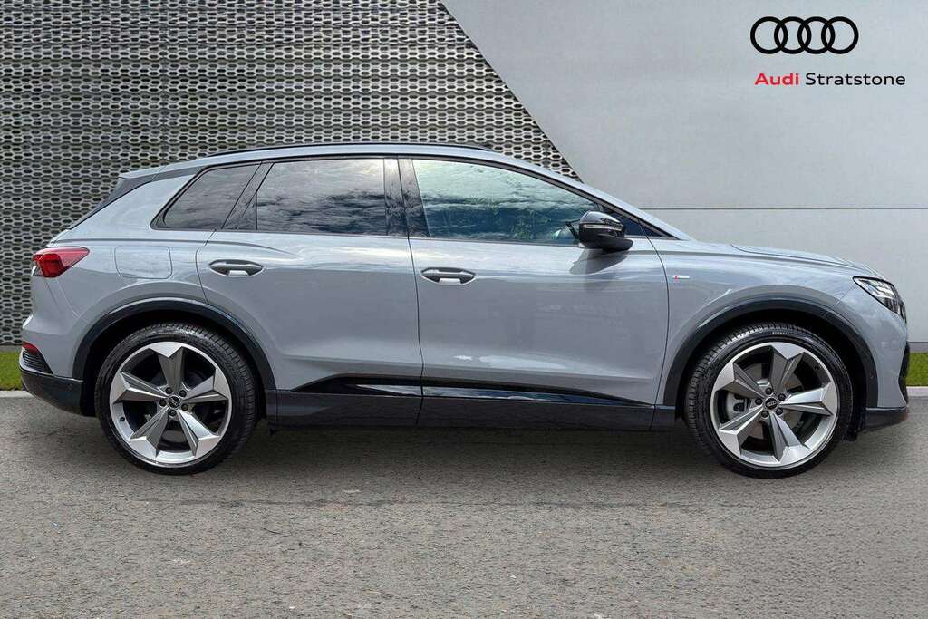 Audi Q4 E Tron 210Kw 45 82Kwh Black Edition 2026 Grey #4