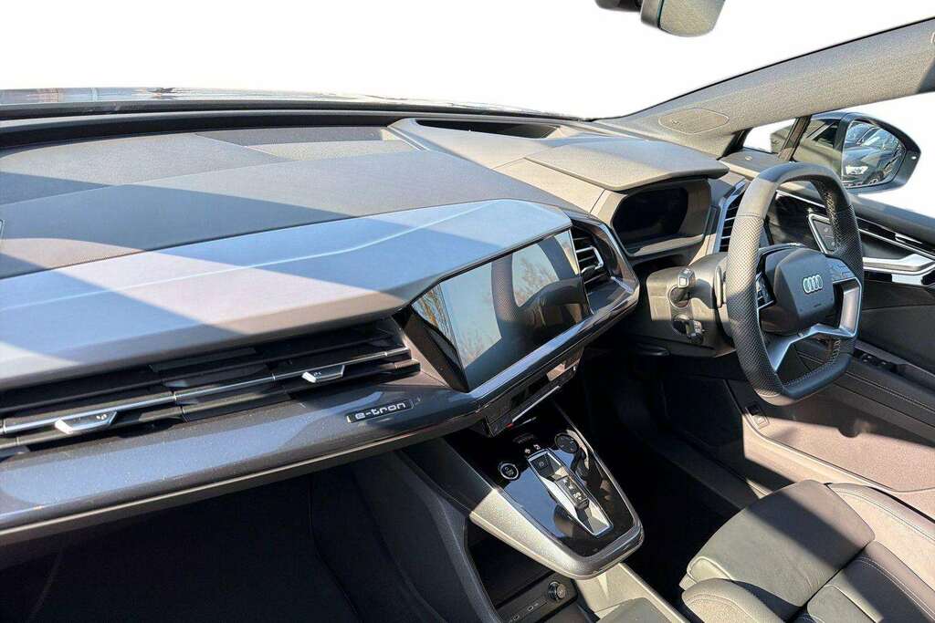 Audi Q4 E Tron 210Kw 45 Quattro 82Kwh Black Edition 2026 Grey #2