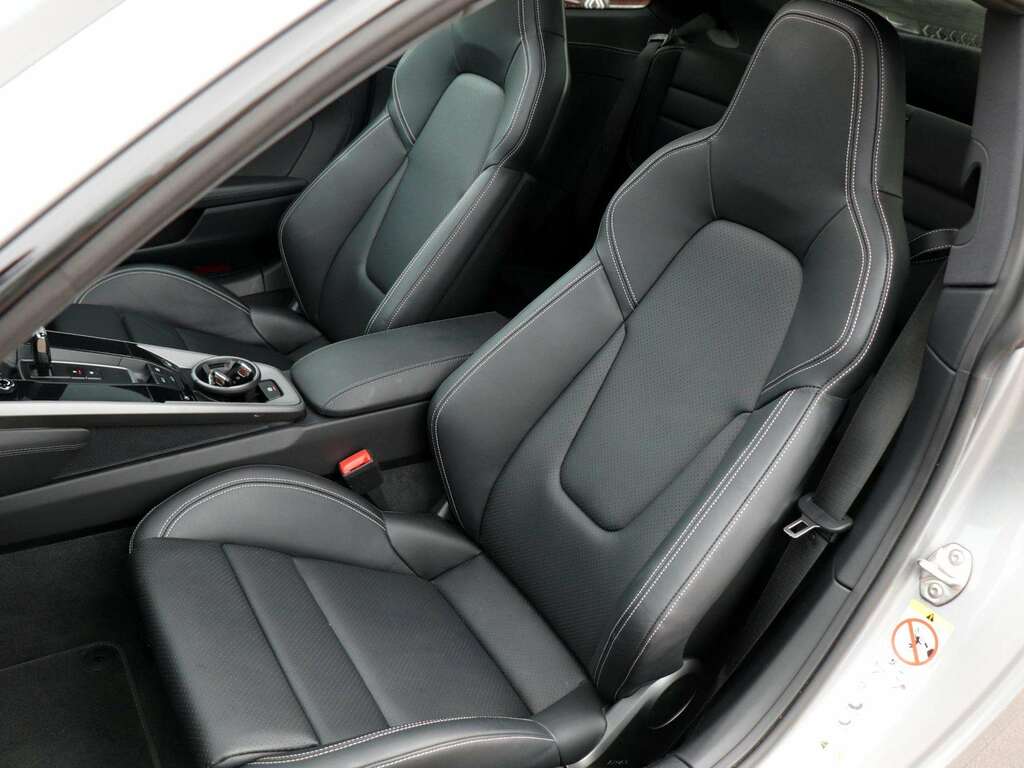 Porsche 911 911 Carrera 4S Black #24