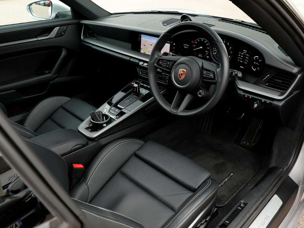 Porsche 911 911 Carrera 4S Black #10