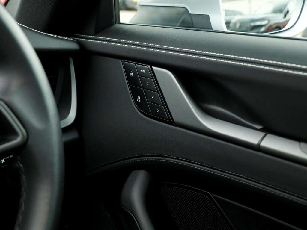 Porsche 911 911 Carrera 4S Black #20