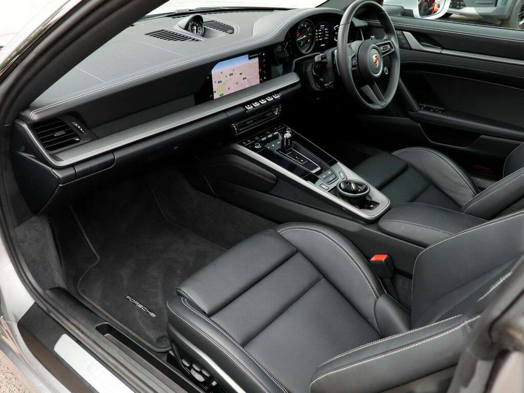 Porsche 911 911 Carrera 4S Black #9
