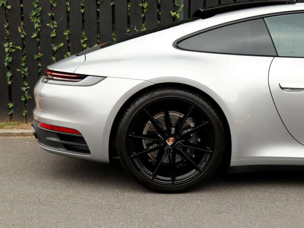Porsche 911 911 Carrera 4S Black #30