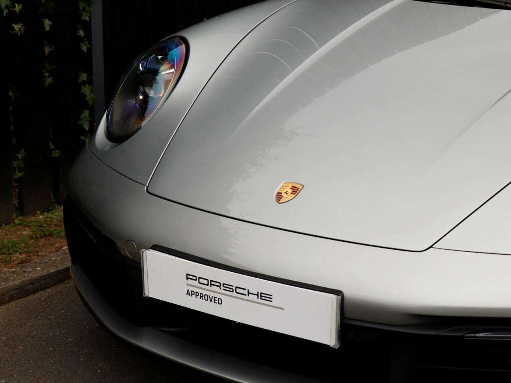 Porsche 911 911 Carrera 4S Black #31