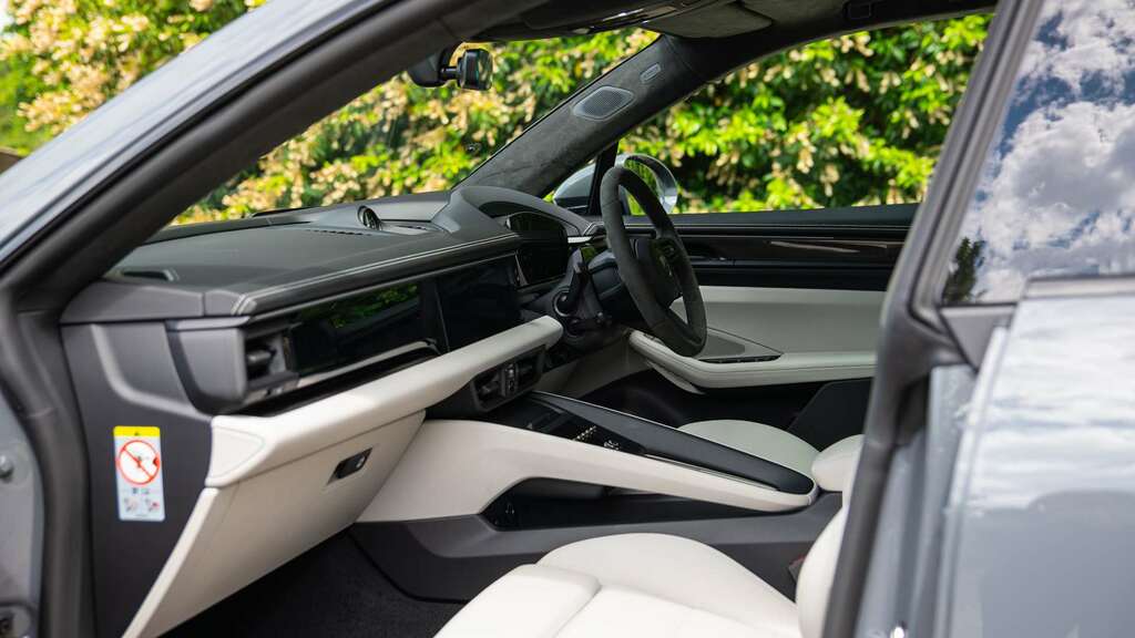 Porsche Macan Turbo 2026 Grey #5