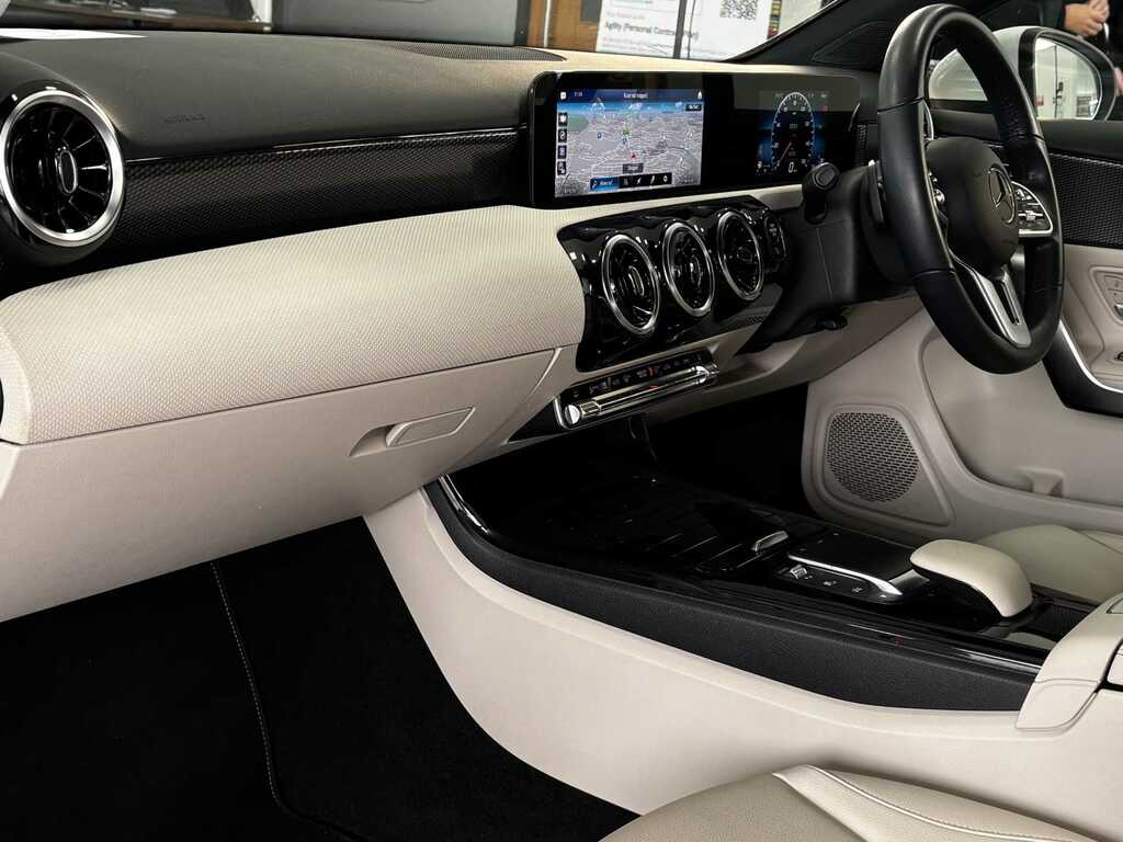 Mercedes-Benz A Class Amg A 35 4Matic Premium White #15