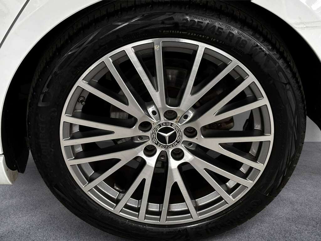Mercedes-Benz A Class Amg A 35 4Matic Premium White #4