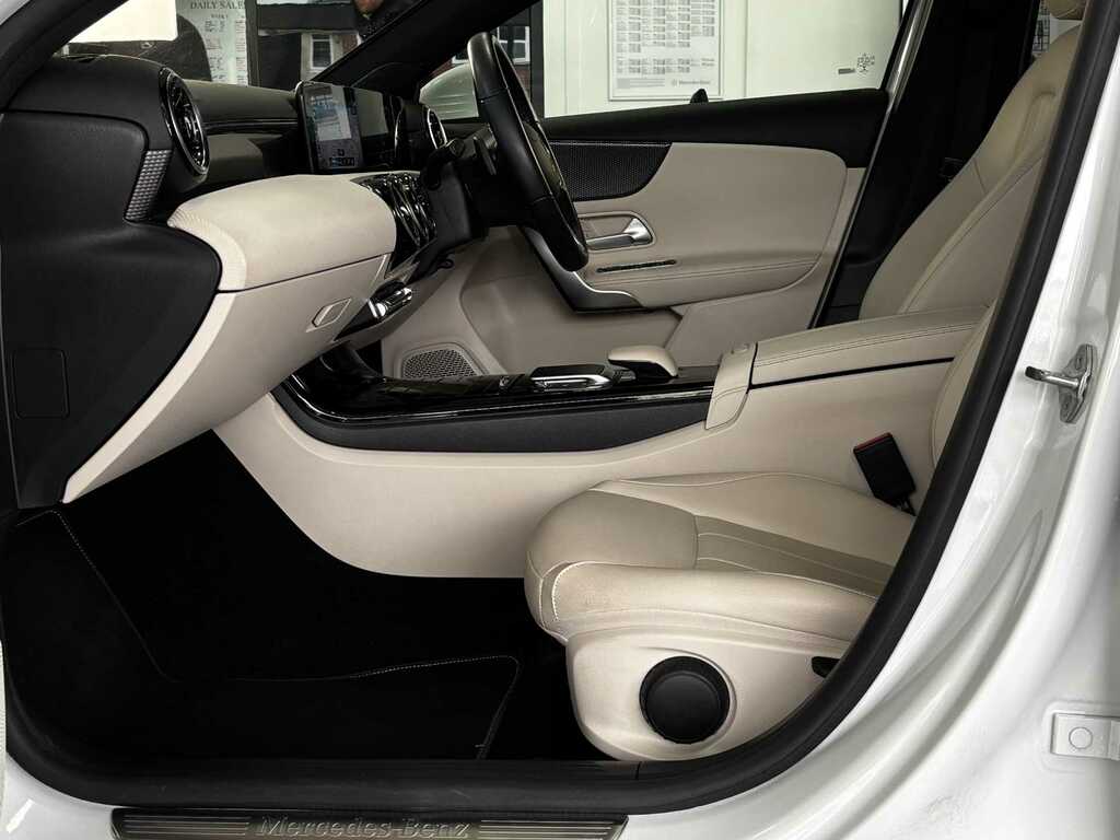 Mercedes-Benz A Class Amg A 35 4Matic Premium White #19