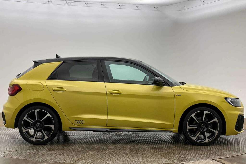 Audi A1 35 Tfsi S Line Contrast Edition S Tronic 2019 CV19EWS Yellow #4