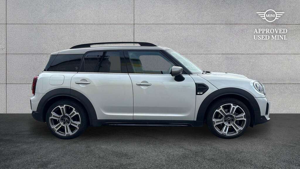 Mini Countryman 1.5 Cooper Exclusive 2022 White #2