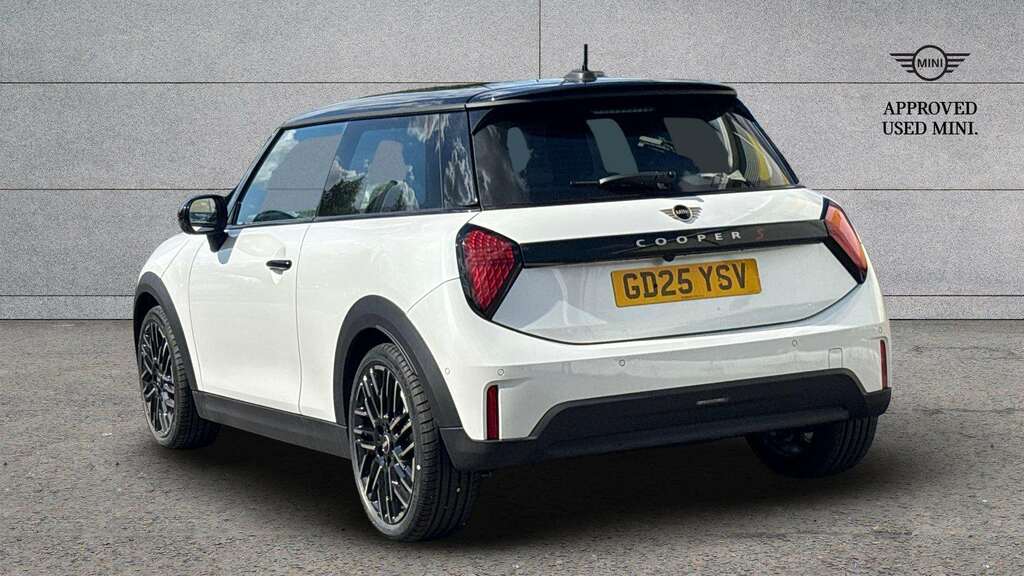 Mini Hatch 2.0 S Exclusive 2025 White #2