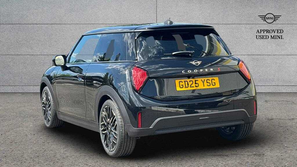 Mini Hatch 2.0 S Exclusive 2025 GD25YSG Black #2