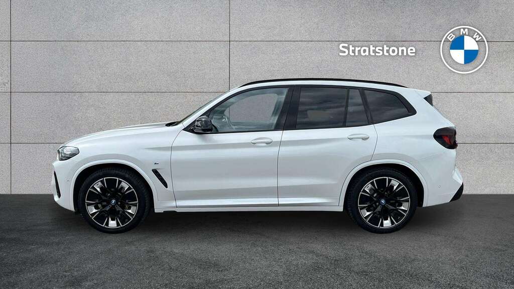 BMW iX3 210Kw M Sport Pro 80Kwh 2022 White #4