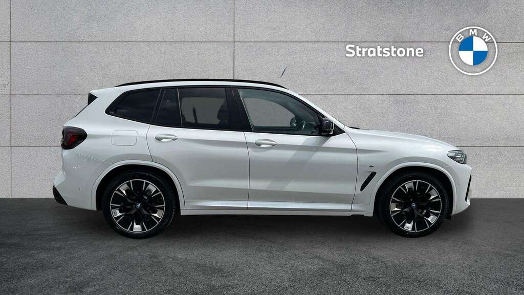 BMW iX3 210Kw M Sport Pro 80Kwh 2022 White #3