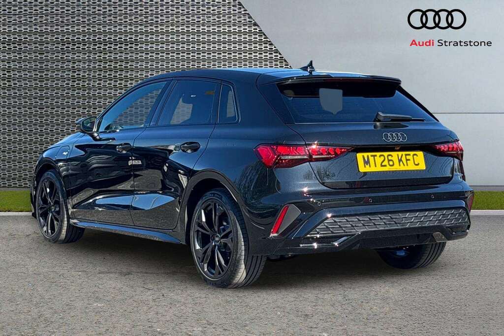 Audi A3 1.5 Tfsi E 204 Black Edition S Tronic 2026 Black #3