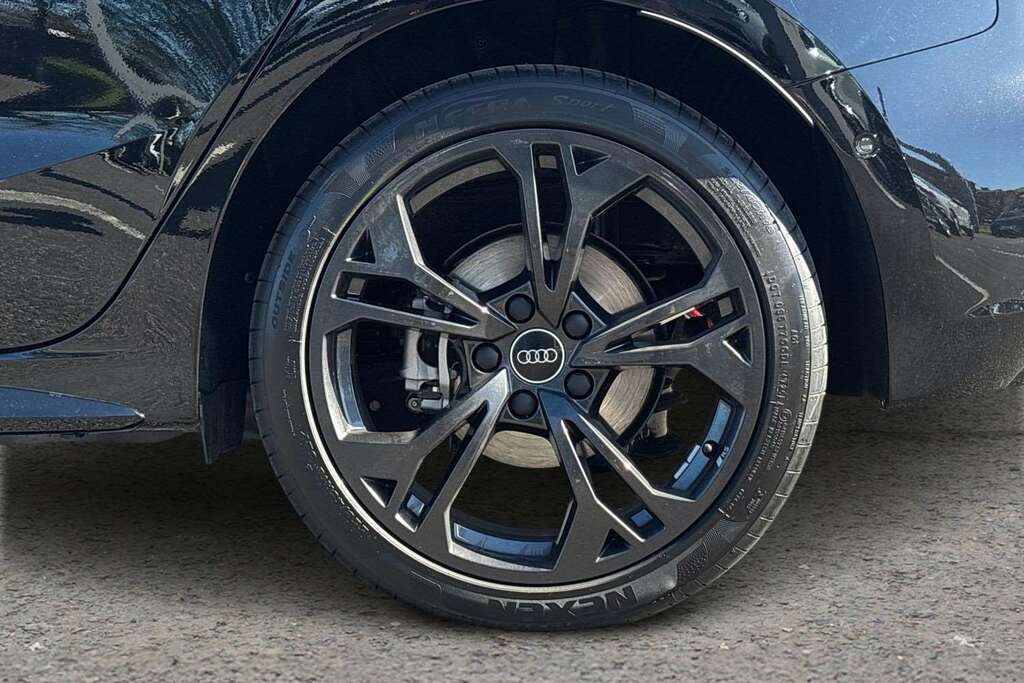 Audi A3 1.5 Tfsi E 204 Black Edition S Tronic 2026 Black #5