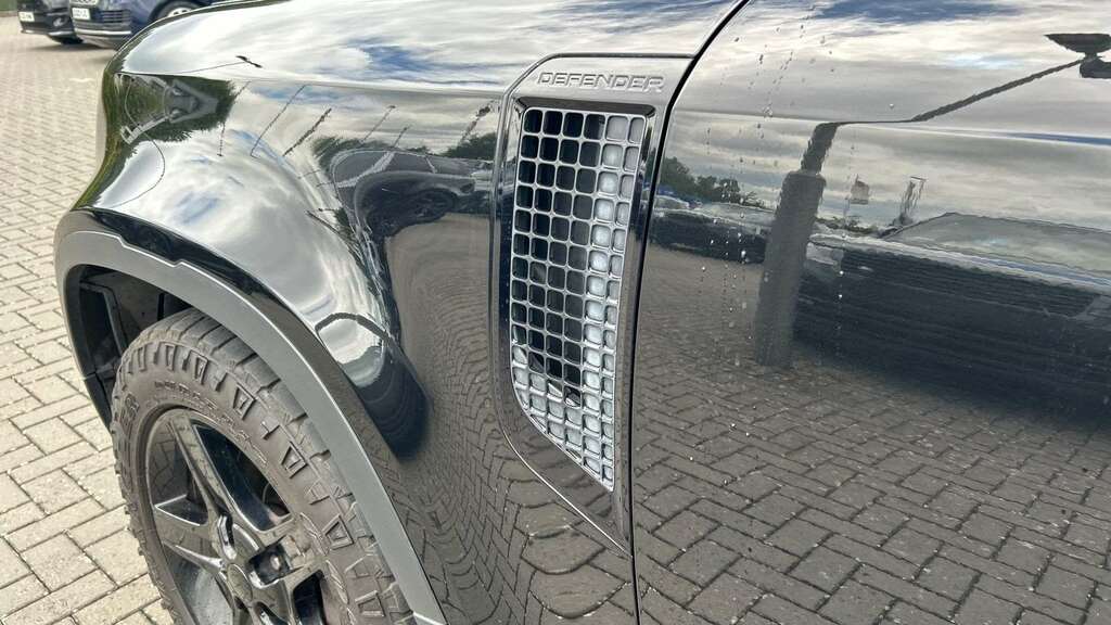 Land Rover Defender 110 Defender Se D White #20