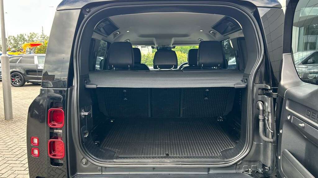 Land Rover Defender 110 Defender Se D White #10